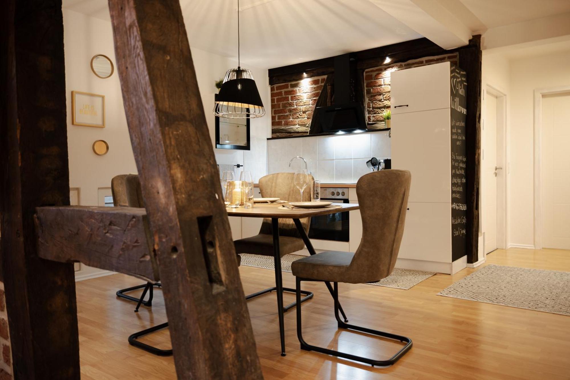 Jasta Homes Altstadt, Zentral, Ueberdachter Parkplatz, Netflix, Vollausstattung, Loft, Modern Und Komfort Хамельн Экстерьер фото