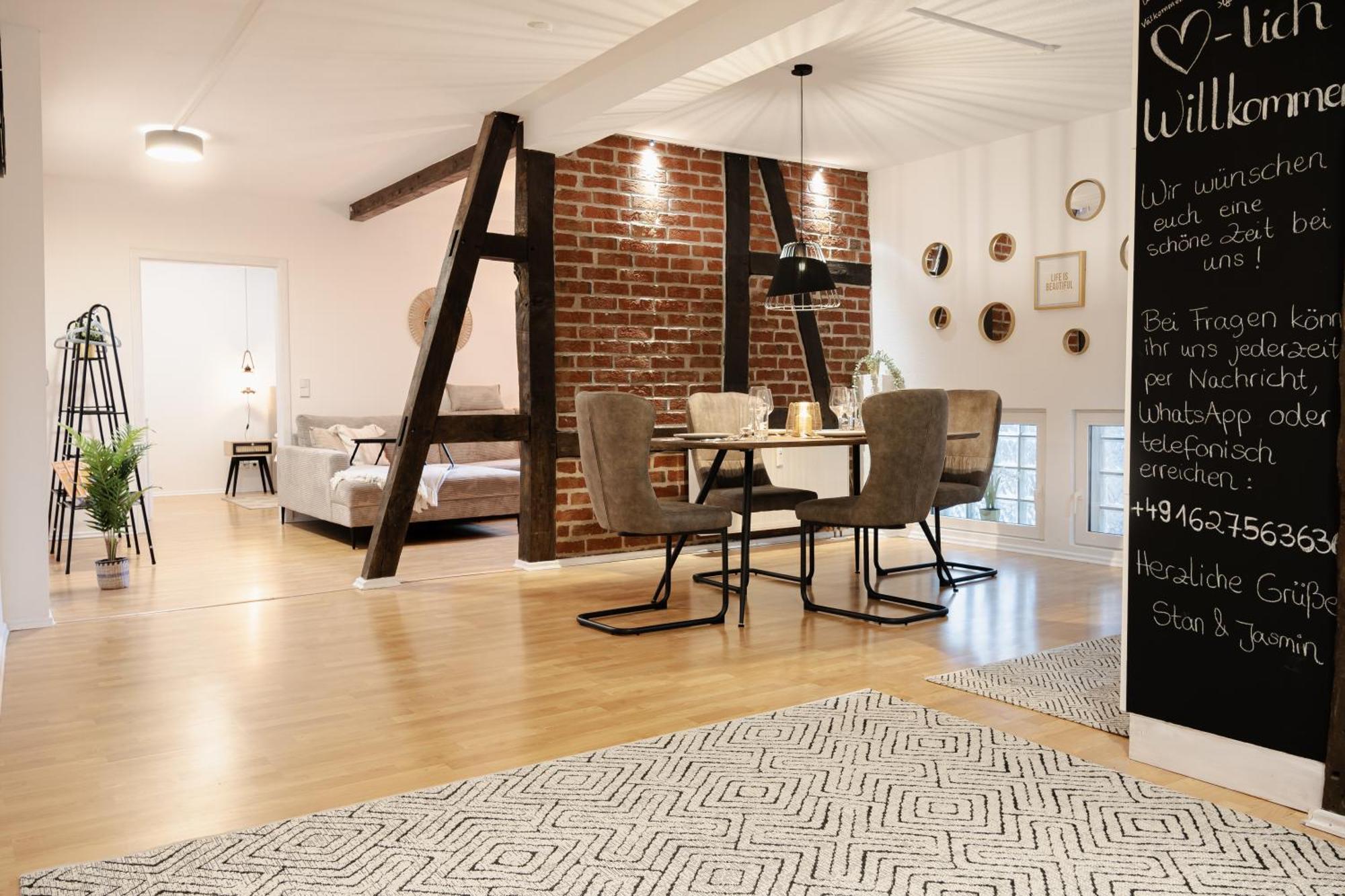 Jasta Homes Altstadt, Zentral, Ueberdachter Parkplatz, Netflix, Vollausstattung, Loft, Modern Und Komfort Хамельн Экстерьер фото
